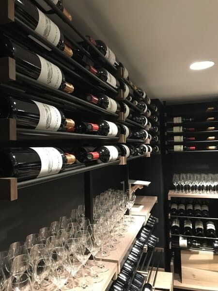 Paris_wine-cellar-restaurant